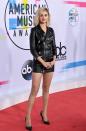 <p>While rumours are rife that she's back together with her ex Justin Bieber, after the pair were spotted kissing last week, Selena was flying solo on the red carpet.</p>