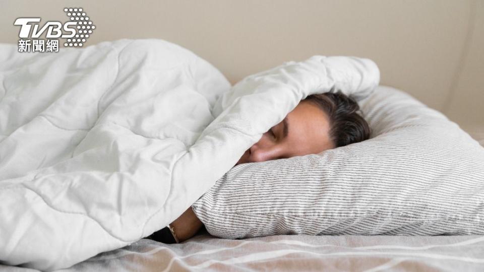 天氣寒冷常讓人難以入眠。（示意圖／shutterstock達志影像）