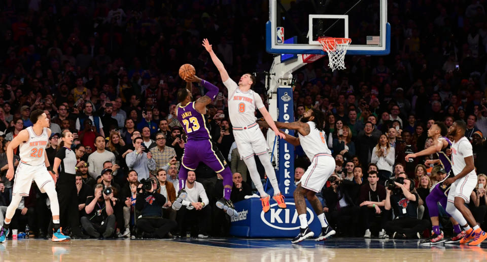 Le contre de Mario Hezonja sur LeBron James