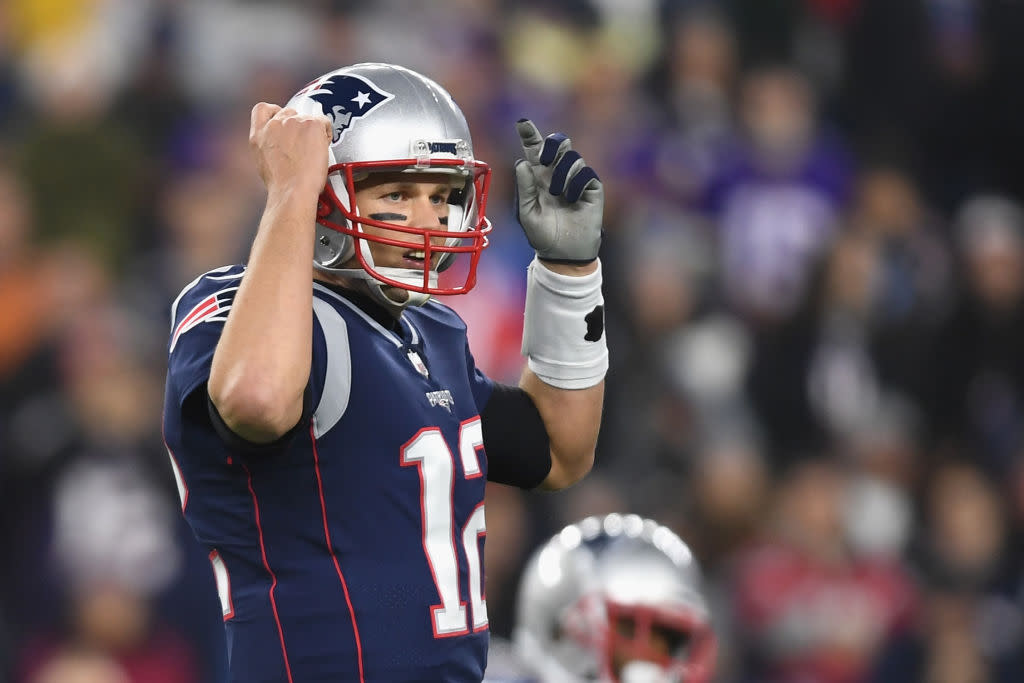 Tom Brady ties NFL all-time record as Patriots sink Vikings