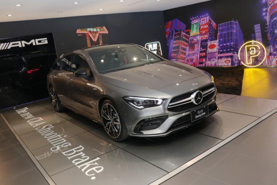 4-196-m-benz-cla-35-shooting-brake