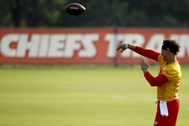 Let's watch Patrick Mahomes throw a touchdown pass 68 yards in the air