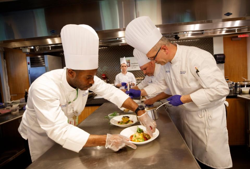 Chefs had to follow Northwell’s nutritional guidelines. Appetizer had to have no more than 250 calories and 250 milligrams of sodium; the main course was capped at 450 calories and 500 milligrams of sodium and the dessert had a limit of 250 calories and 250 milligrams of sodium. Each course could only have 35% of total calories as fat. Tamara Beckwith