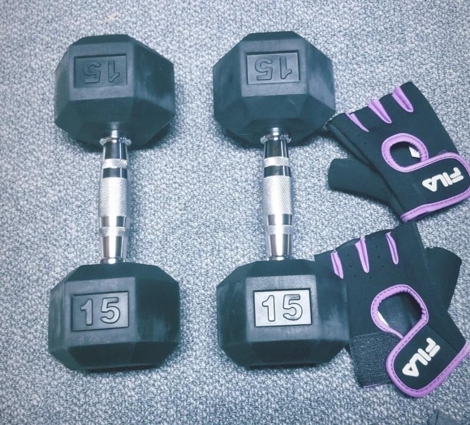 MENCIRO Rubber Encased Hex Dumbbell. Image via Sarah Rohoman.