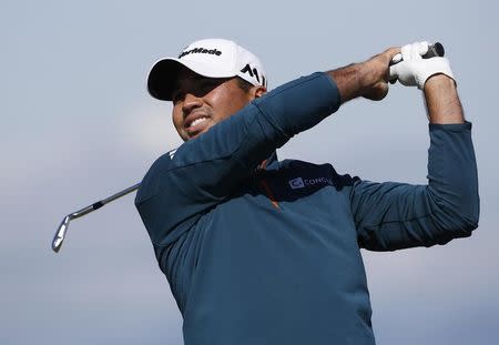 Golf-British Open - Australia's Jason Day plays his approach on the fourth hole during the first round - Royal Troon, Scotland, Britain - 14/07/2016. REUTERS/Craig Brough