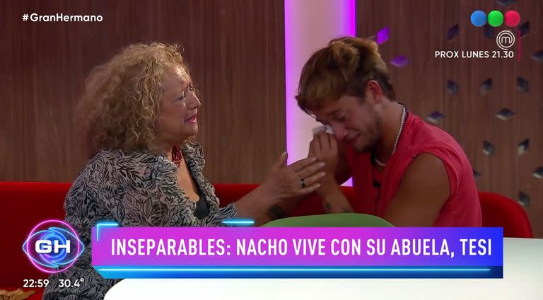 Nacho recibe a Teresa, su abuela y a Jesús, la expareja de Rodolfo