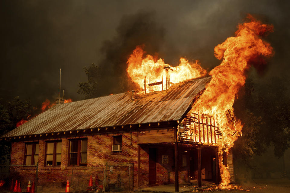 <p>Shasta, Calif., July 26, 2018. (Photo: Noah Berger/AP) </p>