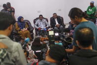 <p>Malaysia Health Minister S. Subramaniam (C) speaks to journalists about a deadly fire at a religious school in the Malaysian capital during a news conference in the Kuala Lumpur General Hospital, Malaysia, Sept. 14, 2017. (Photo: Fazry Ismail/EPA-EFE/REX/Shutterstock) </p>