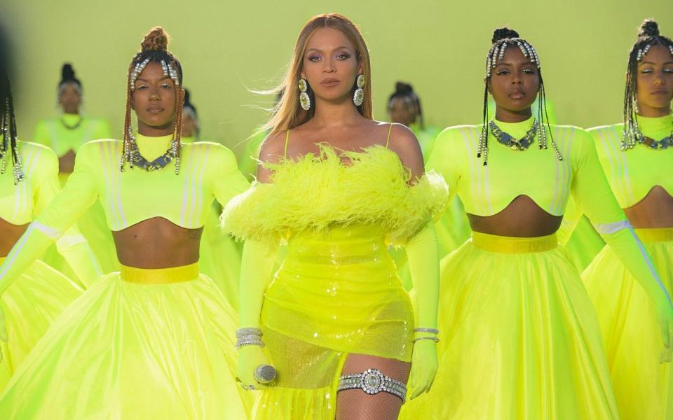 Η Beyoncé φοράει τον David Koma στα Όσκαρ στις 27 Μαρτίου 2022