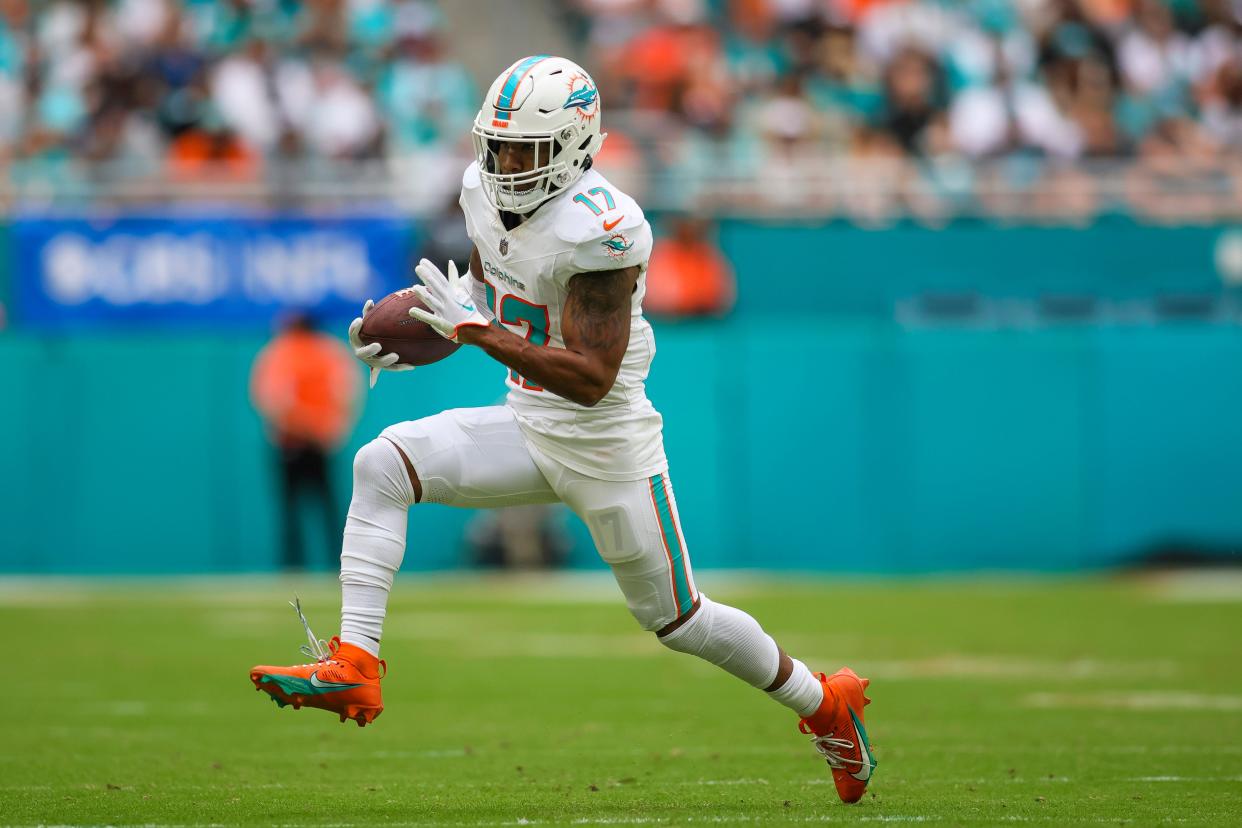 Nov 19, 2023; Miami Gardens, Florida, USA; Miami Dolphins wide receiver Jaylen Waddle (17) runs with the football against the Las Vegas Raiders during the second quarter at Hard Rock Stadium. Mandatory Credit: Sam Navarro-USA TODAY Sports