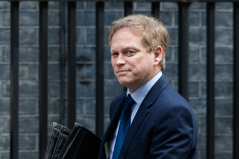 LONDON, UNITED KINGDOM - MARCH 17, 2020: Secretary of State for Transport Grant Shapps arrives in Downing Street in central London to attend a Cabinet meeting on 17 March, 2020 in London, England.- PHOTOGRAPH BY Wiktor Szymanowicz / Barcroft Studios / Future Publishing (Photo credit should read Wiktor Szymanowicz/Barcroft Media via Getty Images)