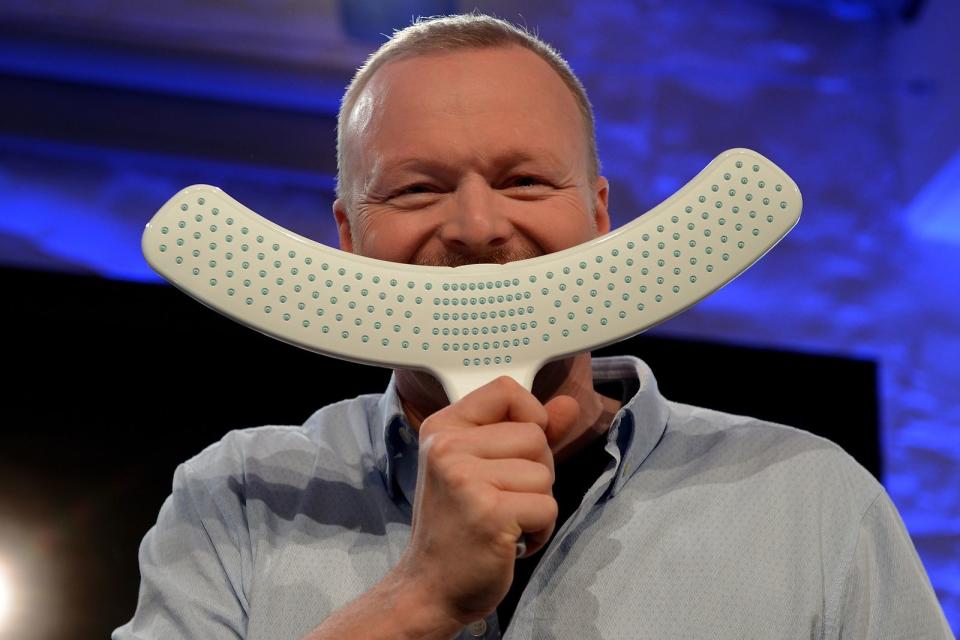 Stolzer Erfinder des Produkts, das zur Serienreife gelangte, ist Stefan Raab. Der TV-Frührentner bewies also nicht nur bei Showformaten großen Innovationsgeist. (Bild: Sascha Steinbach/Getty Images)