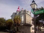 <p>Esta mansión en Charleston está pidiendo $1500 por noche con un mínimo de 4 cuatro noches. ¿No será un poco demasiado? Crédito: airbnb.com </p>