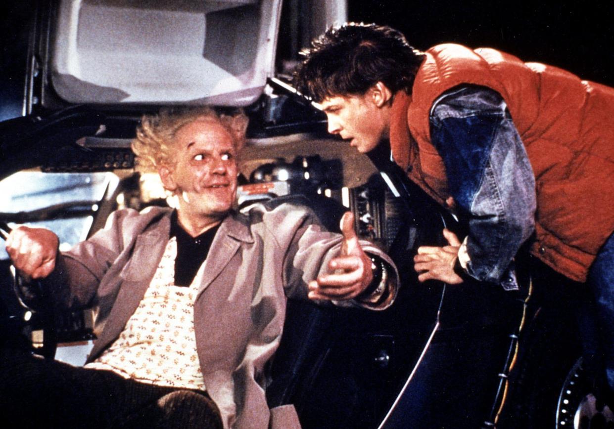 Cine. Volver al futuro,Christopher Lloyd, Michael J. Fox, 1984. (Foto de FilmPublicityArchive/United Archives a través de Getty Images)