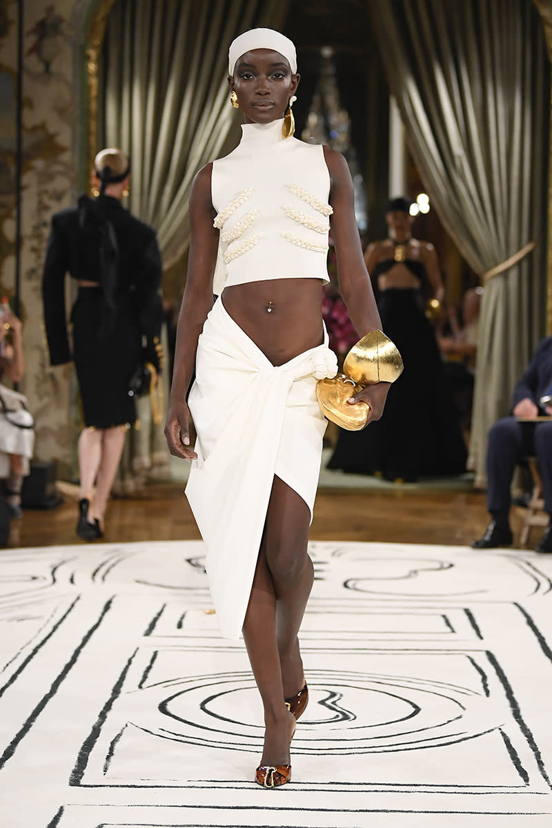 Model on the runway at Schiaparelli Ready To Wear Spring 2024 held at the Italian Embassy on September 28, 2023 in Paris, France.