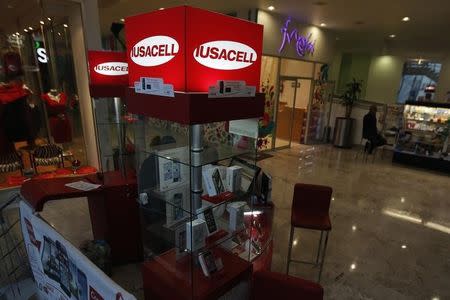 A Iusacell stall is seen at a shopping mall in Mexico City September 10, 2014. REUTERS/Tomas Bravo