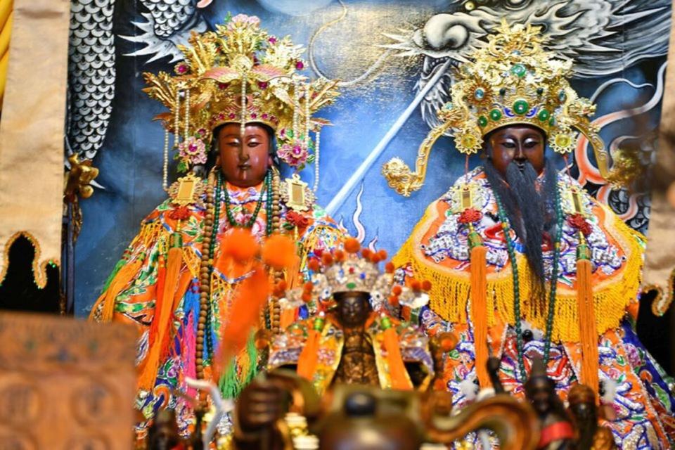 今（2023）年是霞海城隍渡海來台203年。城隍爺除了是城市守護神之外，亦是一位司法神。圖/台北霞海城隍廟提供。