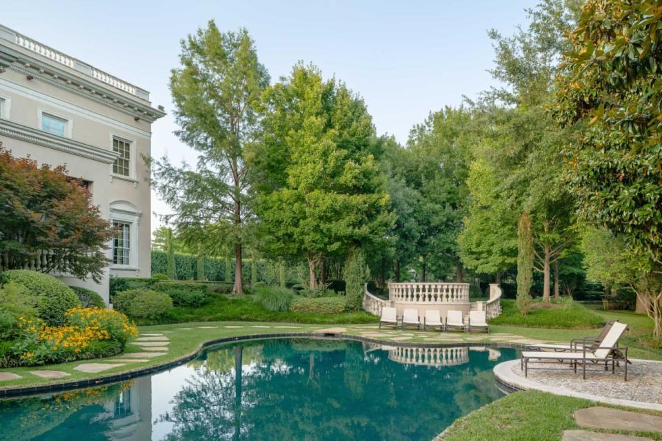 A White House Mansion in Texas