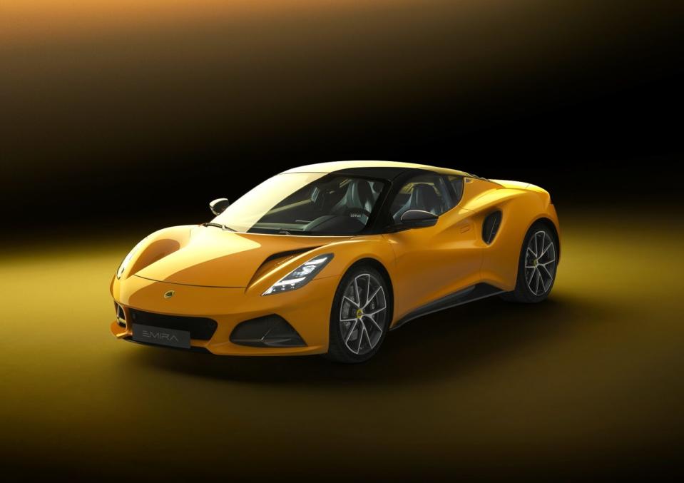 Lotus最後一款純燃油車系Emira提供兩種動力版本，不過性能表現相差並不多。