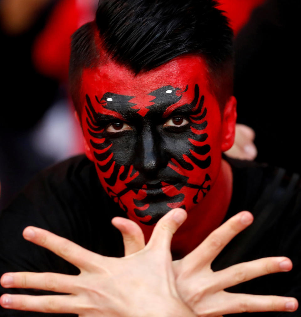 <p>In der neu gegründeten UEFA Nations League trafen am Montagabend in Glasgow Schottland und Albanien aufeinander. Die Briten siegten mit 2:0. Bei den Albanern konnten vor allem die mitgereisten Fans begeistern. (Bild: Reuters/Russell Cheyne) </p>