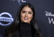 <p>Auch sie ist mit einem strahlenden Aussehen gesegnet: Salma Hayek ist zwar schon 51, könnte aber gut und gerne als Ende 30 durchgehen. Über ihre Diät sagte sie einmal: „Fett ist dein Freund“. Hayek konsumiert aber nicht nur gesunde Öle, sondern auch Knochenbrühe. Das darin enthaltene Kollagen unterstützt den Aufbau von Bindegewebe, Sehnen, Bändern, Knochen und Knorpeln und hat eine hautstraffende Wirkung. (Bild: AP Photos) </p>