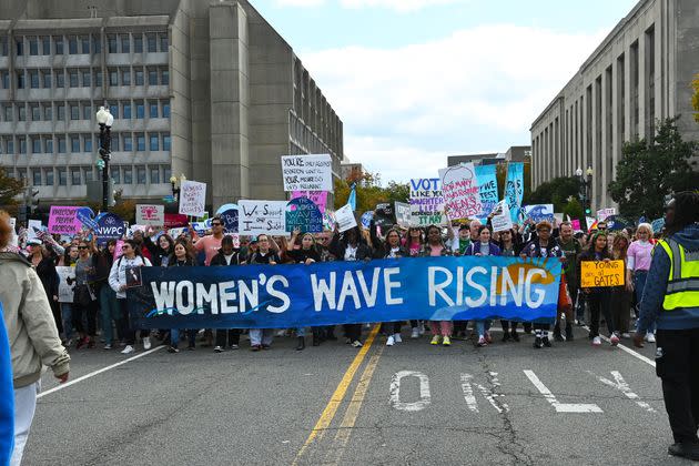 Thousands of protesters turn out in Washington, D.C., on Oct. 8. (Photo: Shannon Finney via Getty Images)