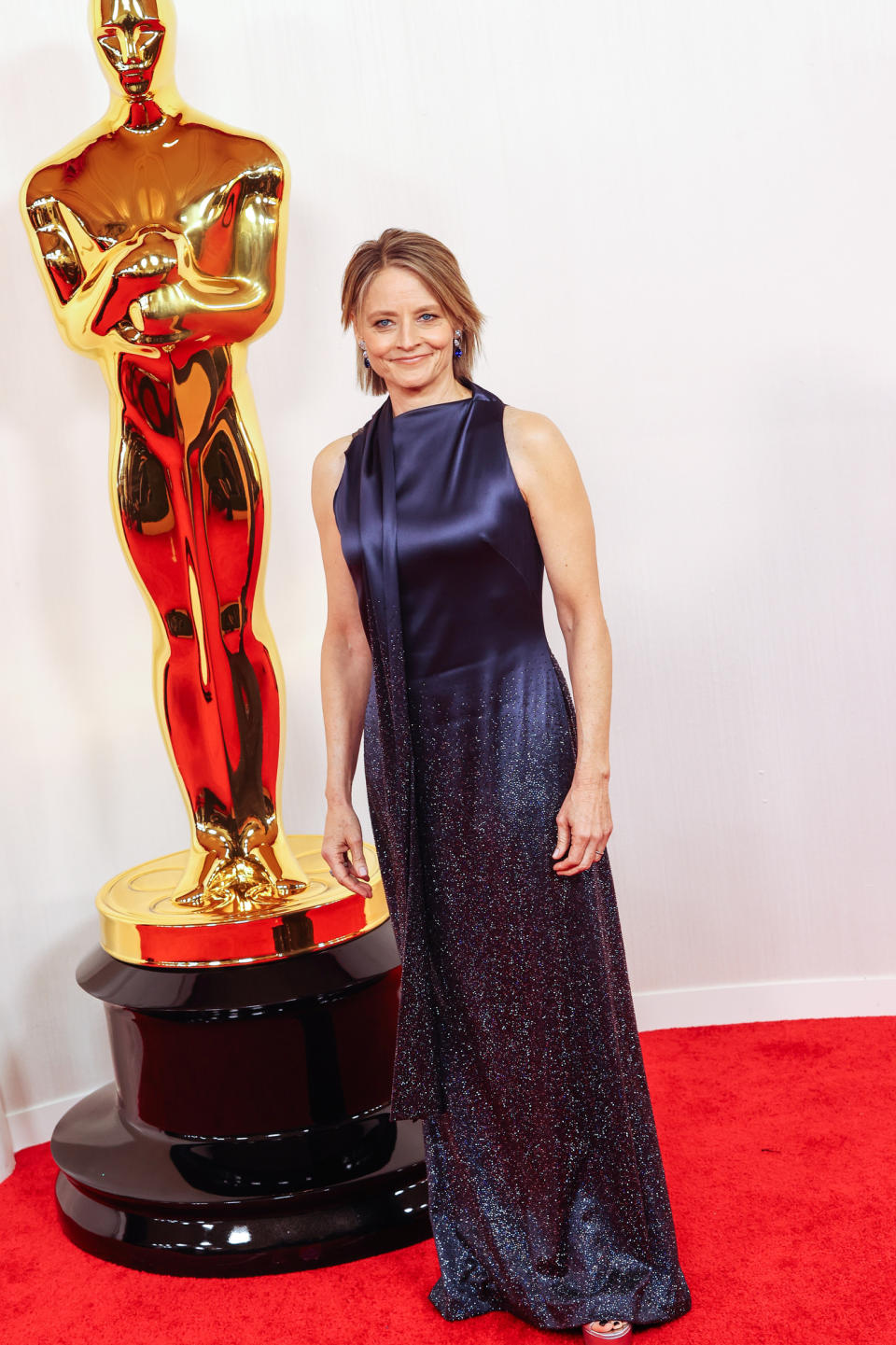 Jodie Foster, Oscars 2024, 96th Annual Academy Awards, red carpet fashion, celebrity style