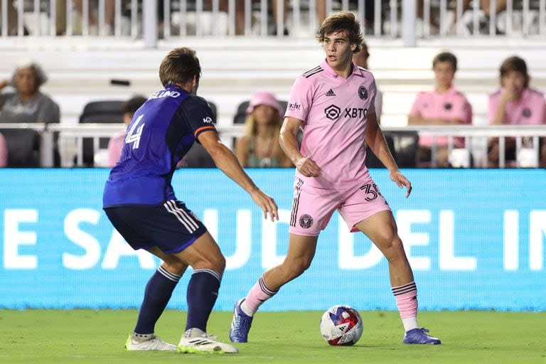 Benjamín Cremaschi, de Inter Miami, maniobra con la pelota durante el partido ante Cincinnati, por la MLS