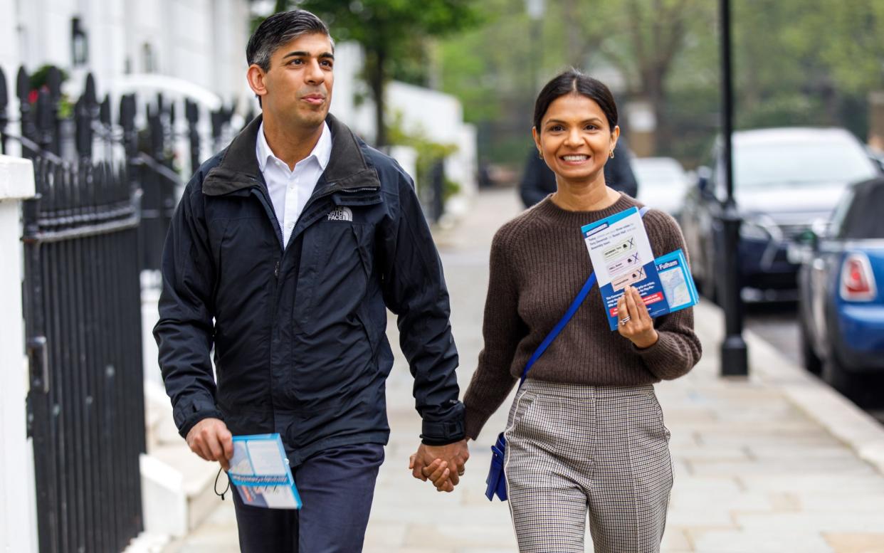 Rishi Sunak, the Prime Minister, canvassing in Chelsea with his wife Akshata Murty