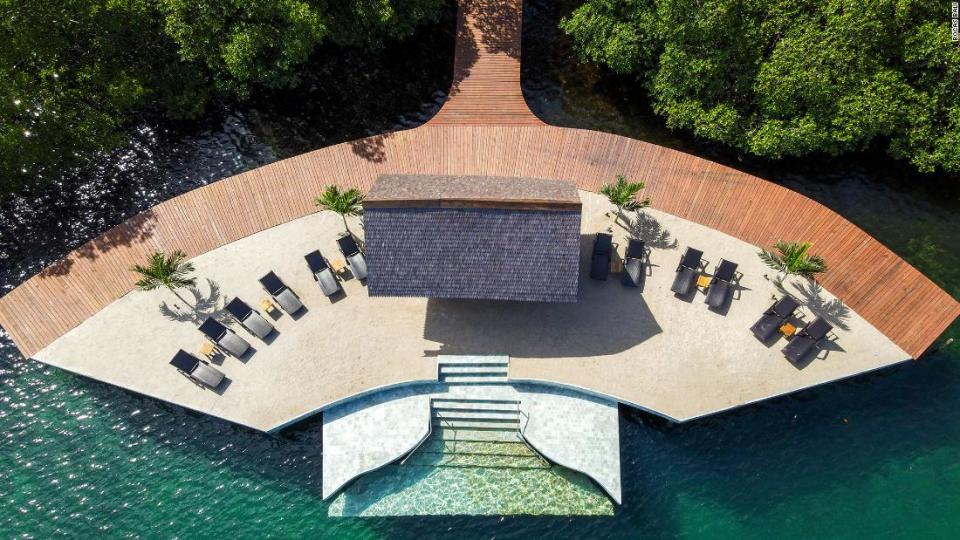 Der weltweit erste Luft-Strand der Welt, erbaut auf Pfählen, befindet sich auf den karibischen Inseln. (Bild: Bocas Bali)