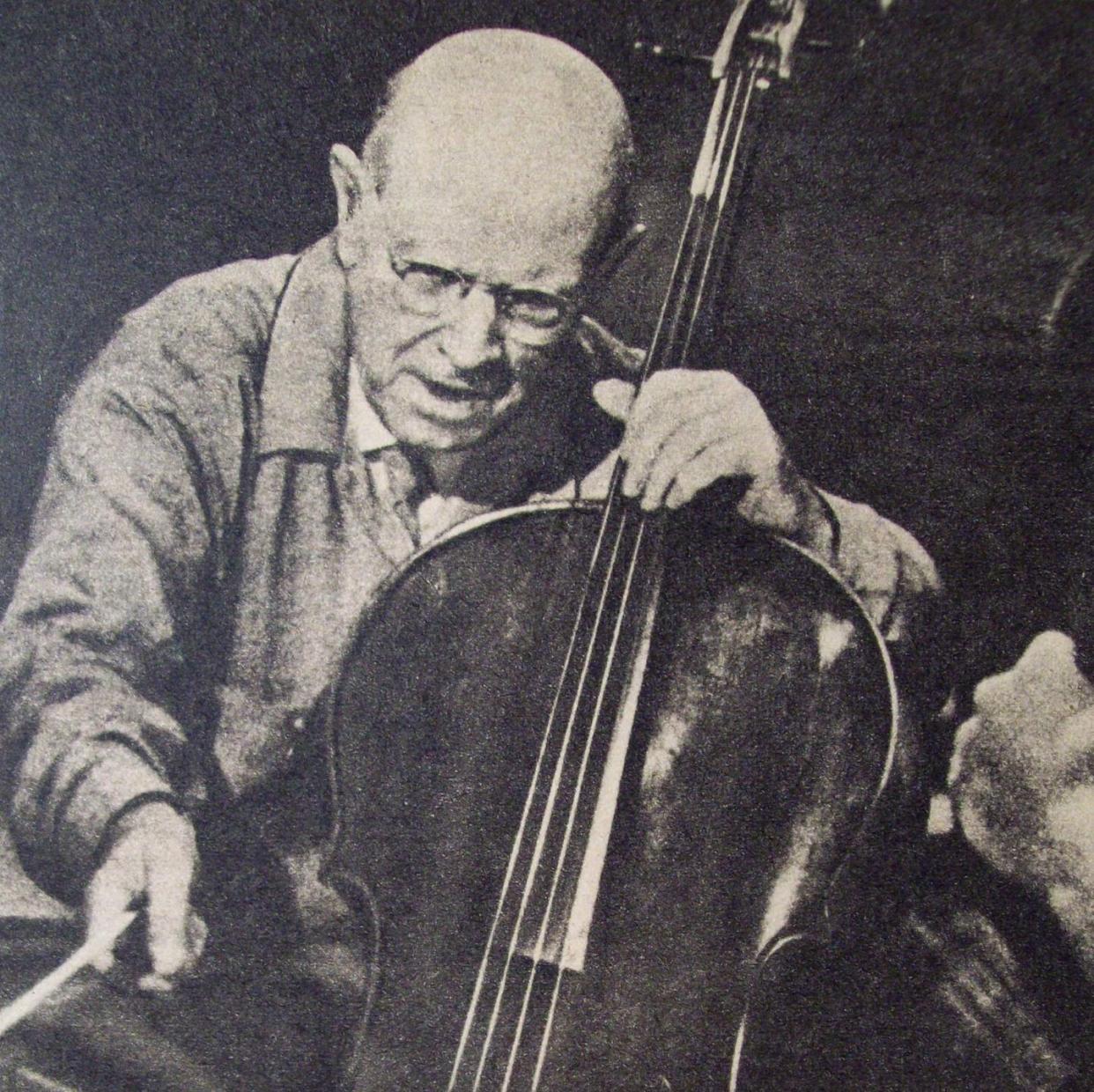 Pau Casals, en visita a Buenos Aires, 1937. <a href="https://commons.wikimedia.org/wiki/File:Pablo_Casals_in_Buenos_Aires_(1937).JPG" rel="nofollow noopener" target="_blank" data-ylk="slk:Wikimedia Commons;elm:context_link;itc:0;sec:content-canvas" class="link ">Wikimedia Commons</a>