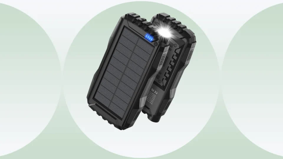 Prepárate para las tormentas del verano con esta batería solar externa. (Amazon)
