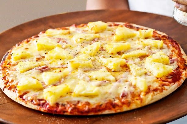 近年大家聽得最多就係原來意大利人食Pizza唔會放菠蘿。（圖：Italyfoodiepeace@Twitter）
