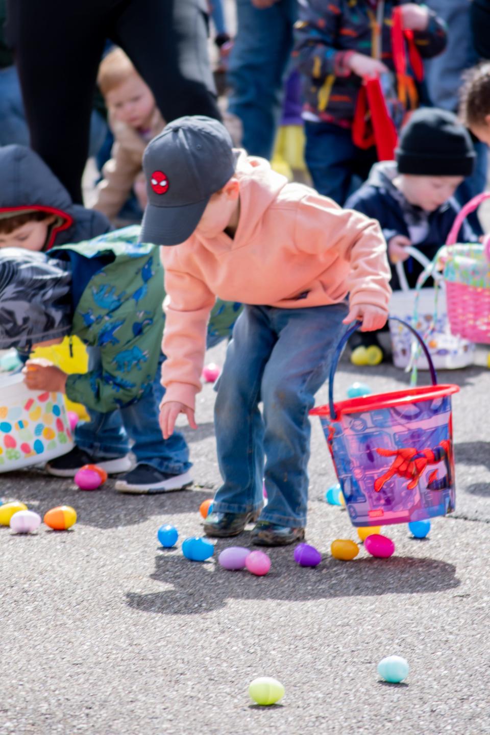 The Guernsey County District Public Library will host an Easter egg hunt on March 16 at the Crossroads Branch.