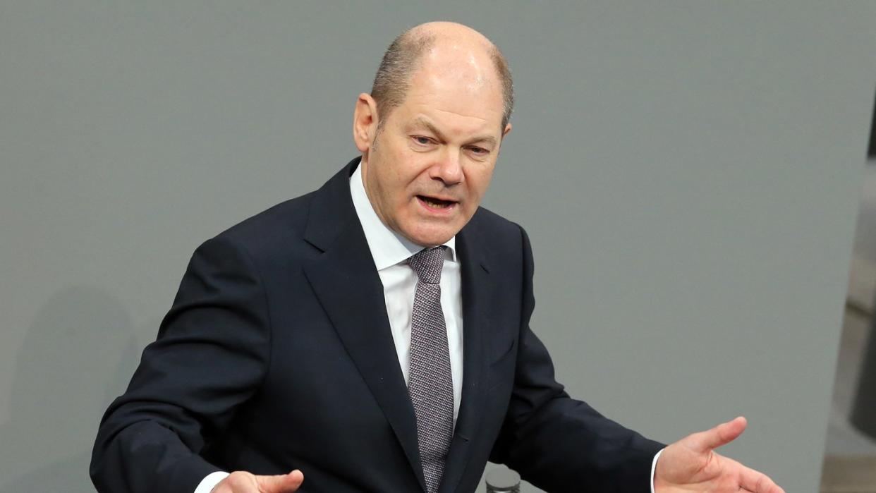 «Auch Herr Müller und Herr Stegner stellen das Prinzip des Förderns und Forderns nicht infrage», so Vizekanzler Scholz. Foto: Wolfgang Kumm