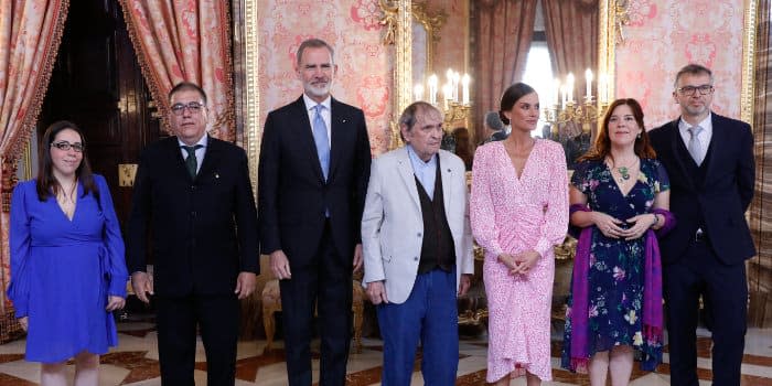 Don Felipe y Doña Letizia con la familia de Rafael Cadenas