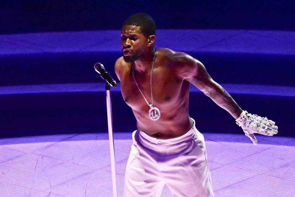 The Best Photos from Usher's 2024 Super Bowl Halftime Performance