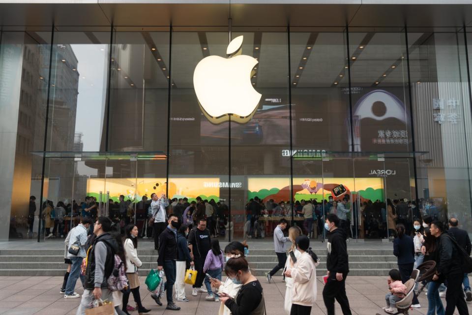 2023年4月5日，中國上海南京路的Apple專賣店。路透社