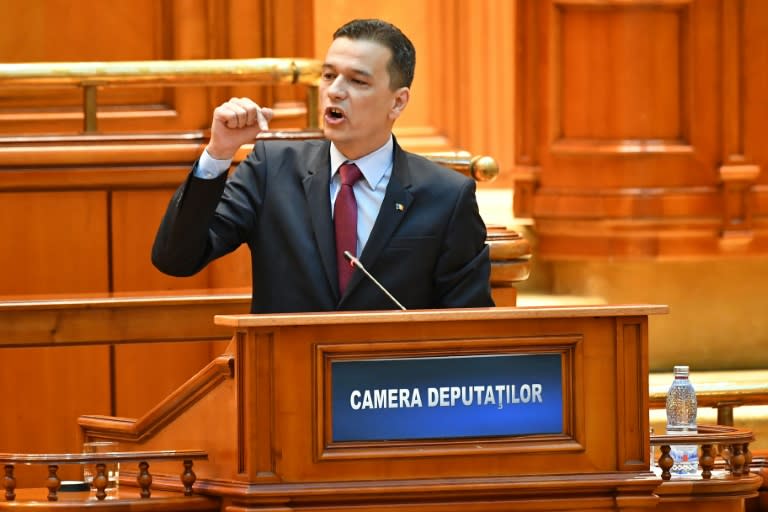 The government of Romanian Prime Minister Sorin Grindeanu easily lost the no-confidence motion