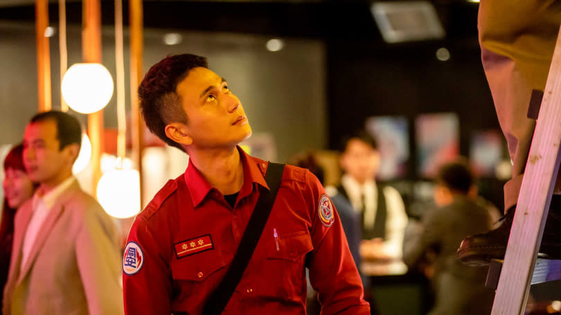   下集劉冠廷將到娛樂城進行消防安檢，面臨議員關說的壓力。（圖／公視、myVideo）  
