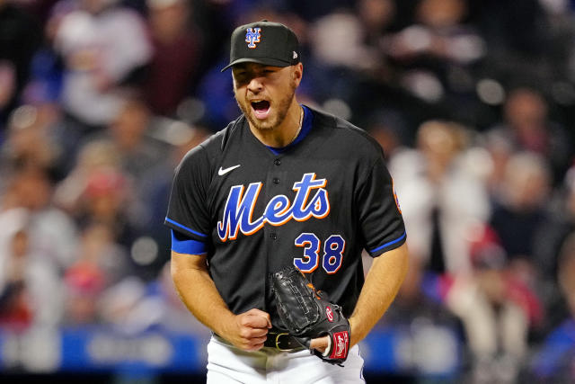 New York Mets throw a combined no-hitter against Philadelphia