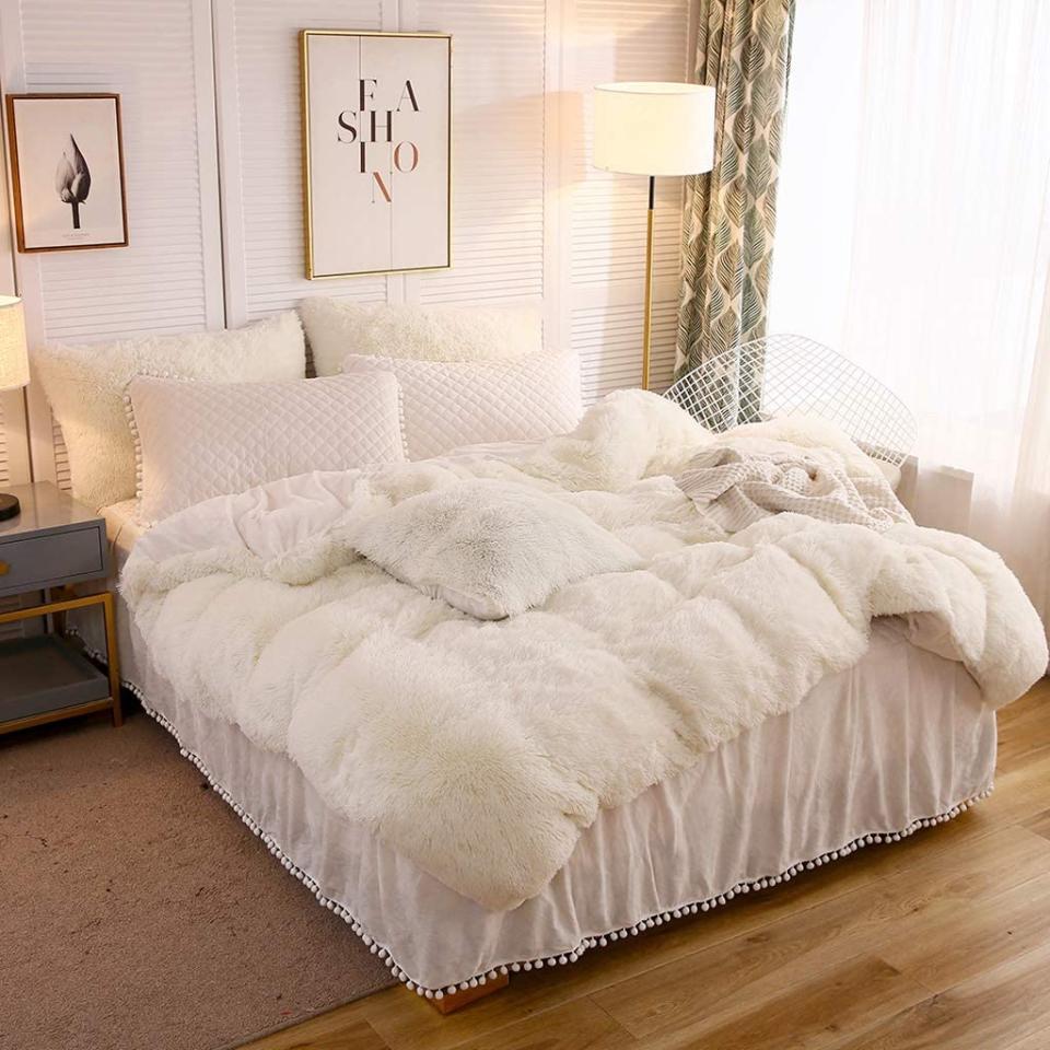 Neutral faux fur blends beautifully with any type of decor.  Photo: Amazon)