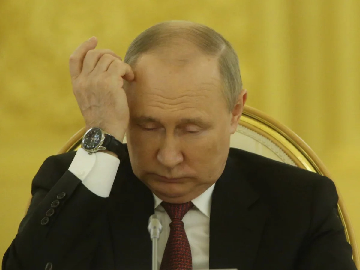 Putin admits Russia is facing 'issues' in the Ukraine war and told his team to m..