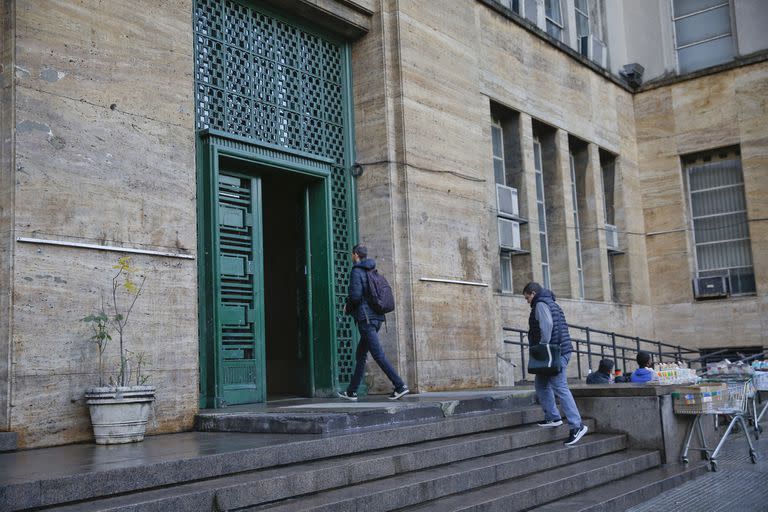 Medicina, firme como la carrera más demandada en la UBA