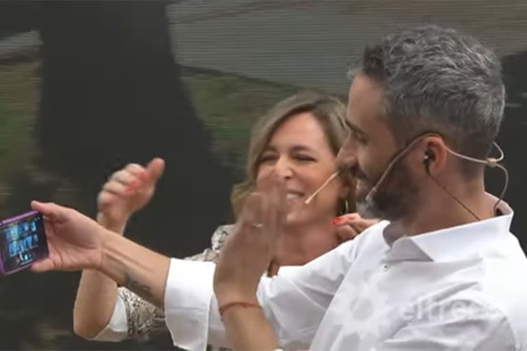 El Pollo Álvarez sorprendió a Sandra Borghi: qué estaba haciendo la periodista mientras estaban al aire con Nosotros a la mañana