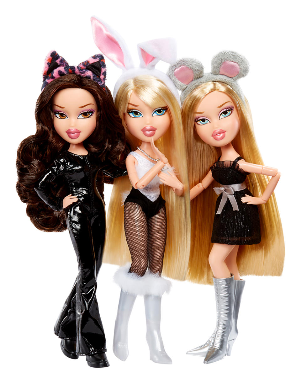 Bratz x "Mean Girls" dolls, Halloween costumes, Karen Smith, Regina George, Gretchen Wieners 