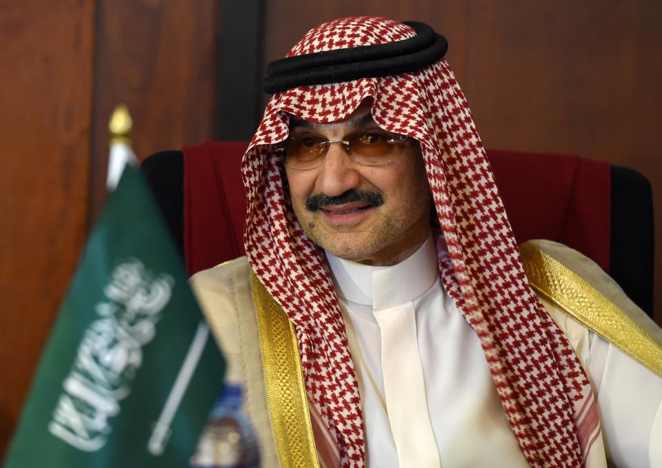 Alwaleed, de 65 años de edad, en una reunión oficial en Sri Lankan. (Foto: ISHARA S. KODIKARA/AFP via Getty Images)