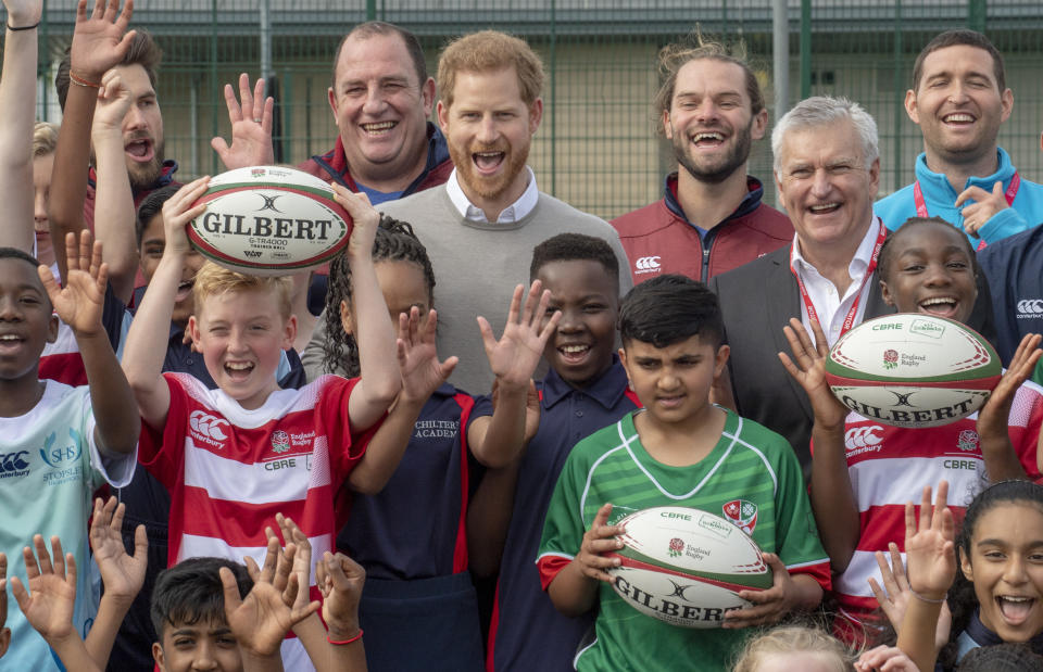 LUTON, ENGLAND - SEPTEMBER 12: Prince Harry, Duke of Sussex meets pupils during his visit to The Rugby Football Union All Schools Programme at Lealands High School on September 12, 2019 in Luton, England. HRH is the Patron of the Rugby Football Union. (Photo by Arthur Edwards - WPA Pool/Getty Images)