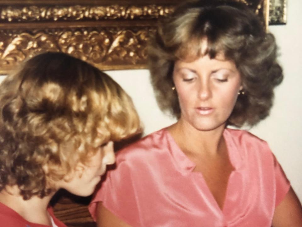 Hayley Klein with her mom, Sue Snow, before Snow died of cyanide poisoning at the hands of Stella Nickell