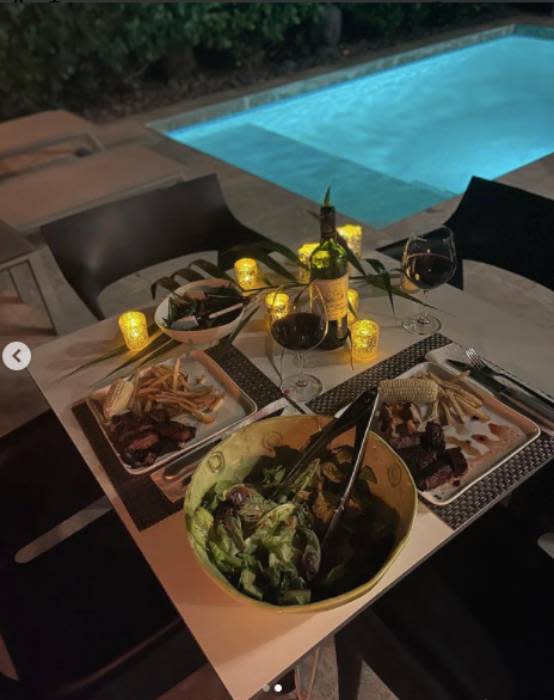 gma-robin-roberts-poolside-photo